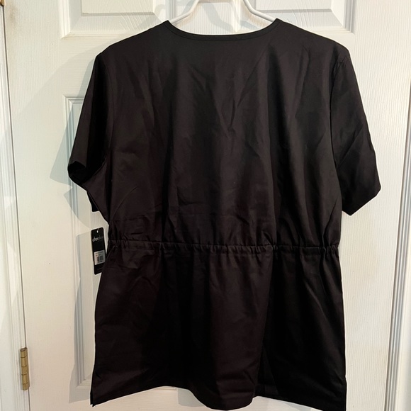 Cherokee Luxe Scrub top - Picture 2 of 2